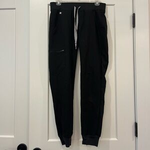 FIGS Zamora scrub joggers